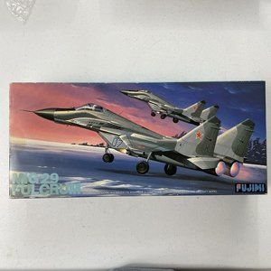 Vintage Fujimi Mikoyan MIG-29 Fulcrum 7A-G18 1/72 Model Kit - Open Box